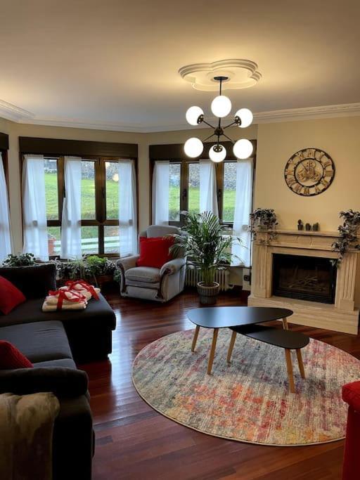 La Casona De La Carbayeda Villa Oviedo Eksteriør billede