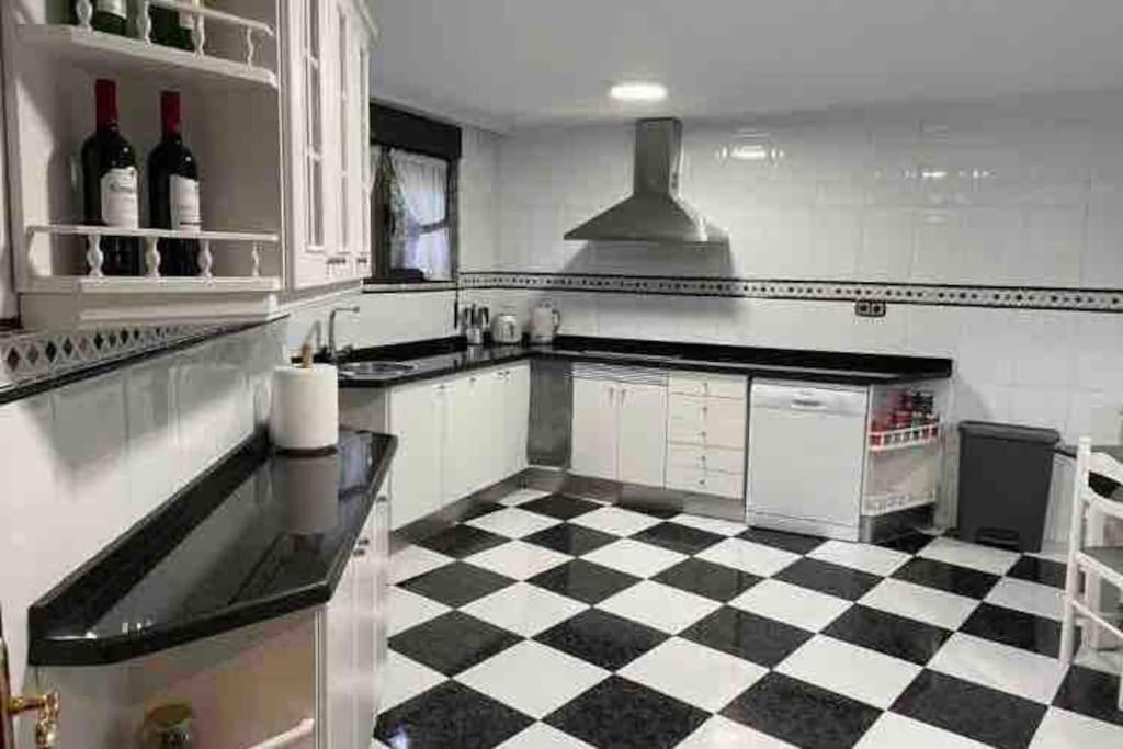 La Casona De La Carbayeda Villa Oviedo Eksteriør billede