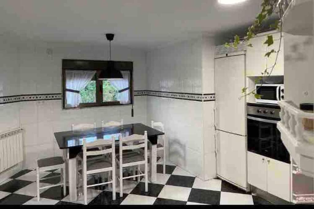 La Casona De La Carbayeda Villa Oviedo Eksteriør billede